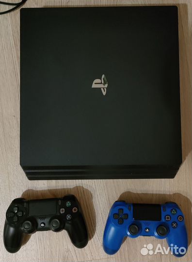 Sony PS4 Pro, 20 игр, 2 контроллера
