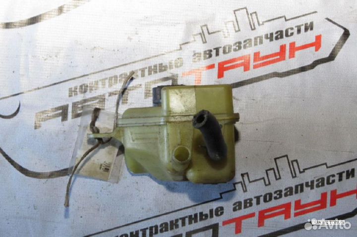 Бачок гур mazda ford demio festiva DW3W DW5W