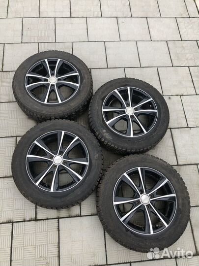 Комлект зимней резины на литых дисках