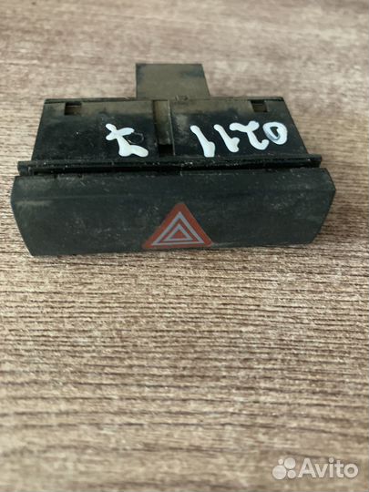 Кнопка аварийной сигнализации audi A6 C6