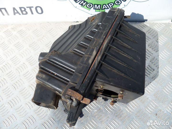 Корпус воздушного фильтра Nissan Maxima A32 VQ30