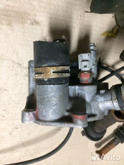 Фланец системы охлаждения Ford Focus 2 1.6 бензин