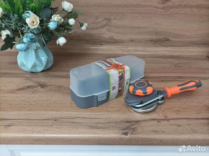 Закрутка для банок. Закаточная машинка автомат