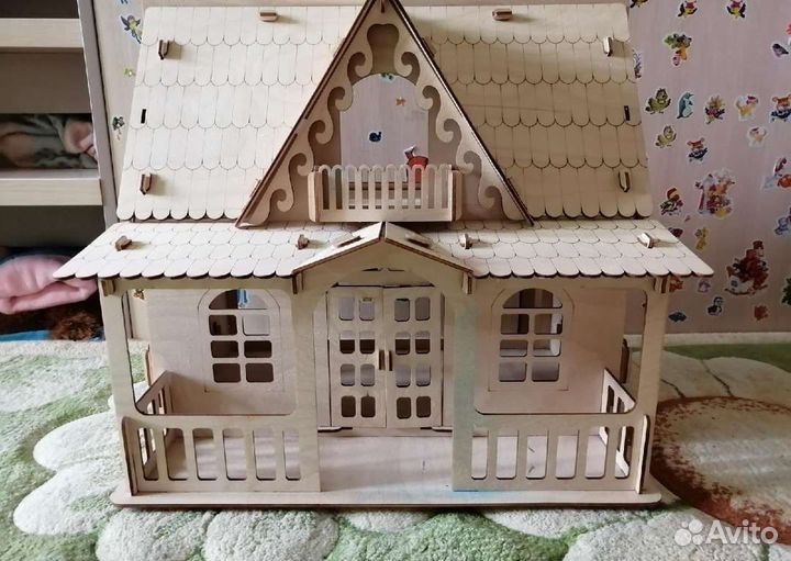 Кукольный домик из дерева