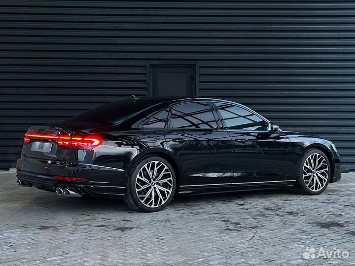 Audi S8 4.0 AT, 2023