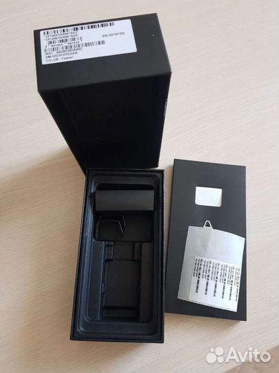 Коробка от samsung s10+