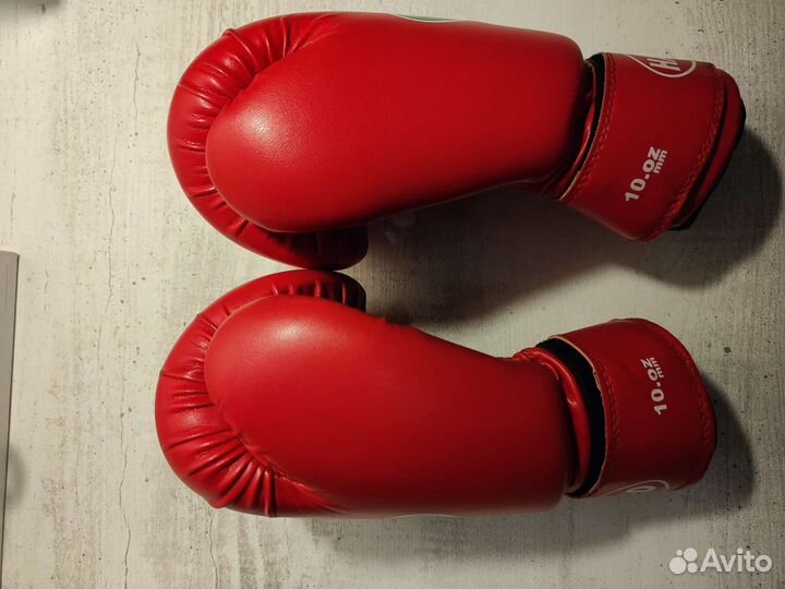 Боксерские перчатки 10 oz