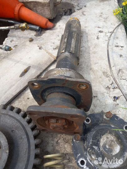 Вал привода отбора мощности разд коробки краз260