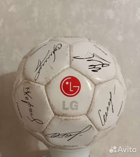 Футбольный мяч