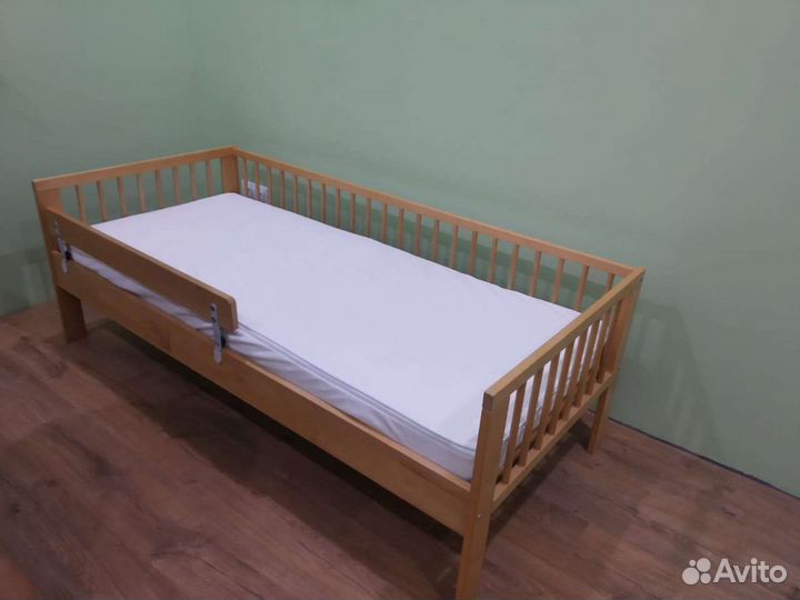 Детская кровать IKEA с матрасом
