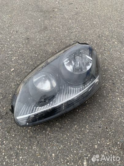 Фара левая с дефектом Volkswagen Jetta Golf 5