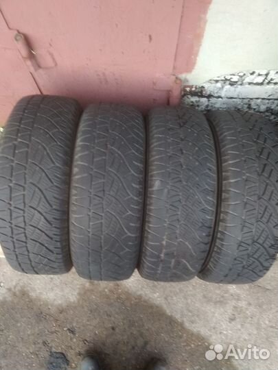 Michelin Latitude Cross 215/65 R16 98T
