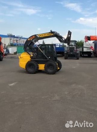 Мини-погрузчик New Holland L330, 2022