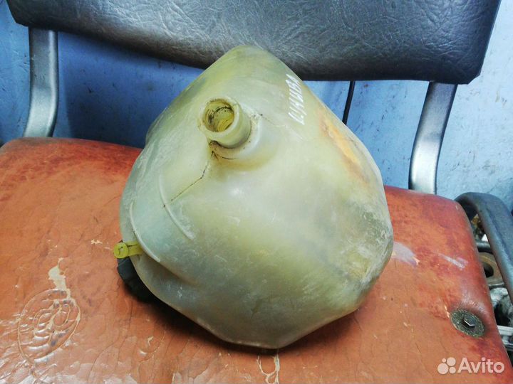 Бачок расширительный Нива Шевроле