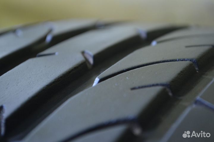 Bridgestone Potenza RE050 225/50 R17