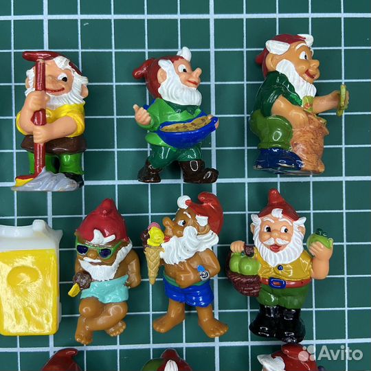 Киндер серия Гномы 12 месяцев