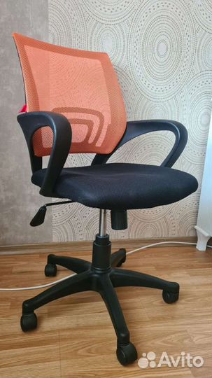 Компьютерное кресло