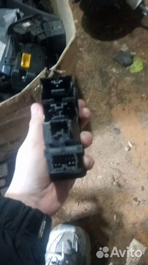 Блок кнопок Mitsubishi Carisma