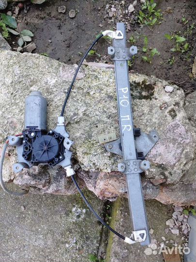 Стеклоподъемник правый на Ниссан примера п 11