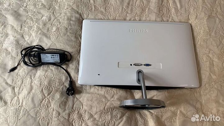 Монитор Philips 22