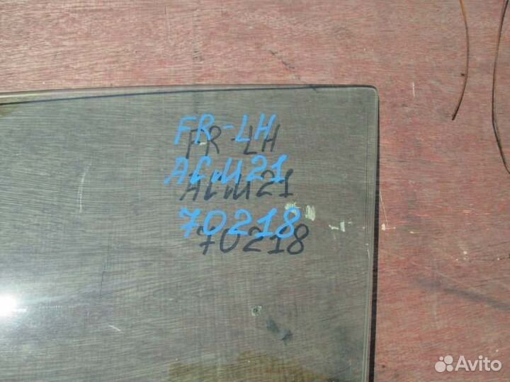 Стекло боковое переднее левое Toyota Ipsum ACM21