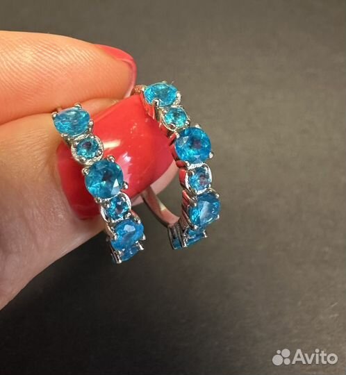 Серьги с апатитами