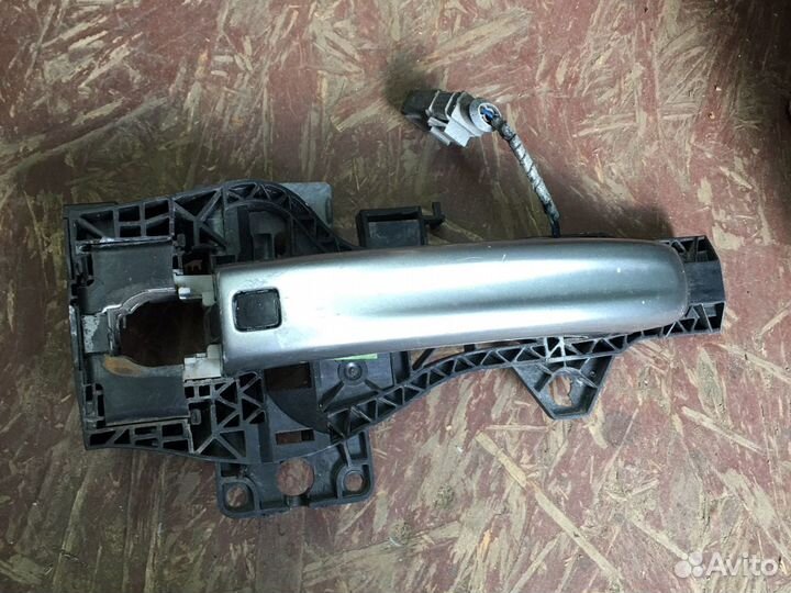 Ручка двери наружная Audi Q7