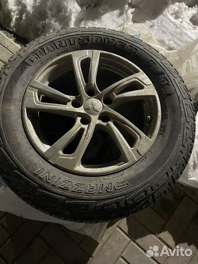 Литые диски с резиной mitsubishi r16