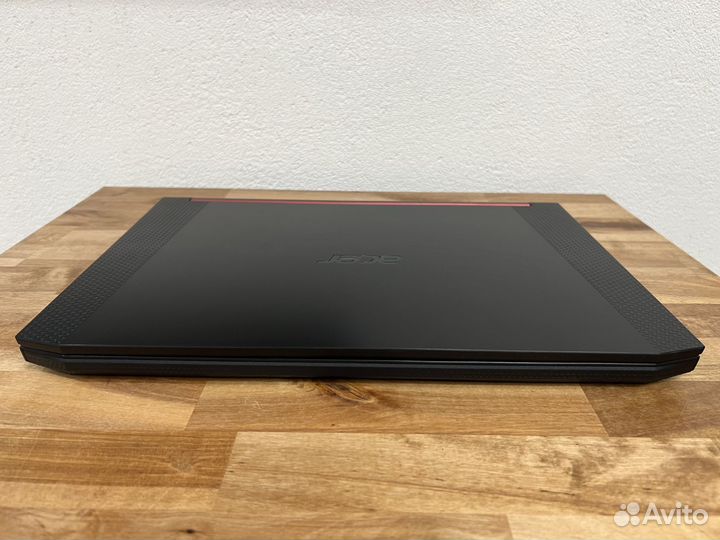 Монстр Nitro 8 ядер i5-8300H 12Gb SSD 512G GTX1050