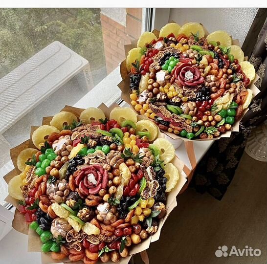 Букет из орехов и сухофруктов