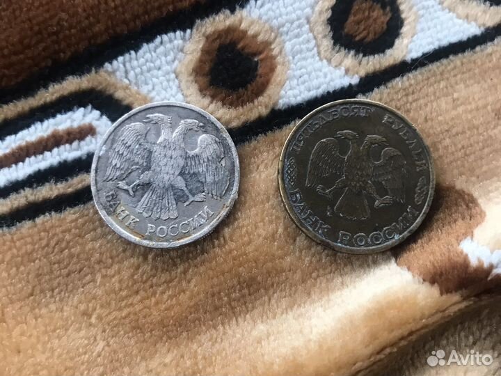 2 старых монеты