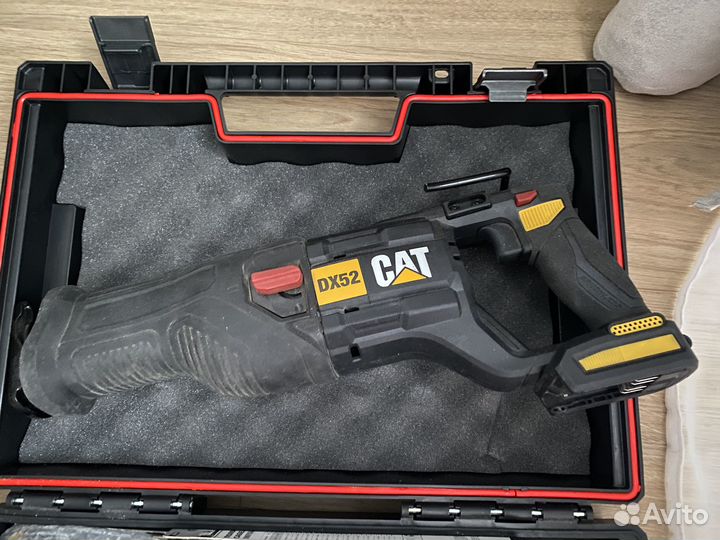 Сабельная пила Cat DX52B