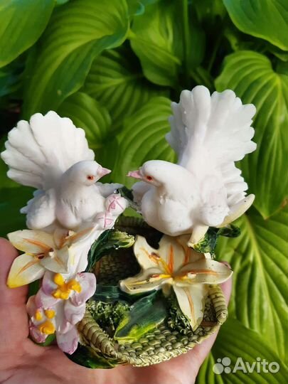 Статуэтка голуби