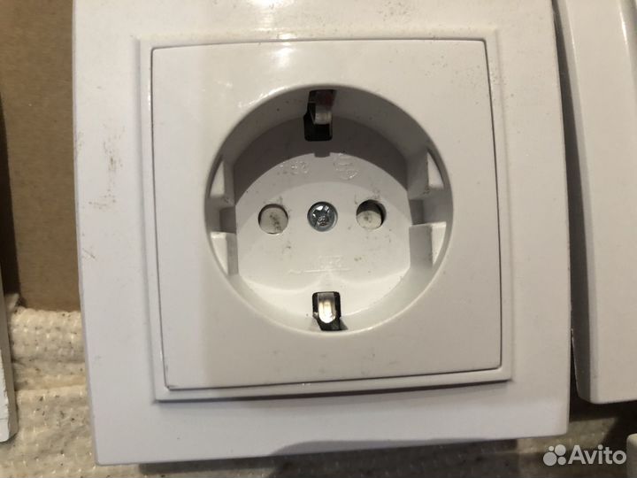 Розетки и выключатели EKF