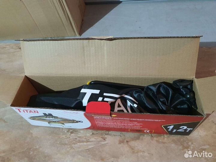 Домкрат Ромб Титан 1200кг