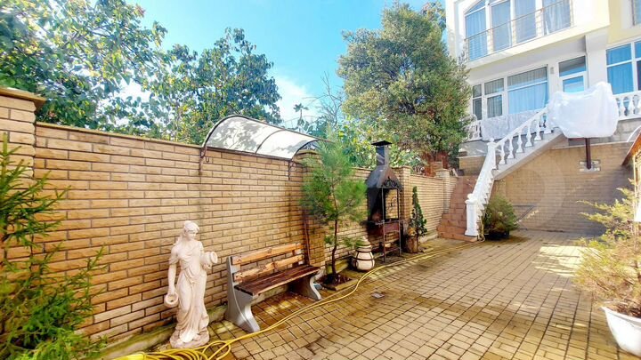 2-к. квартира, 52 м², 2/6 эт.