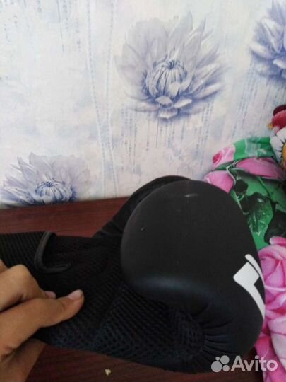 Боксерские перчатки