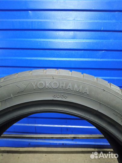 Yokohama W.Drive V902A 215/55 R18 95V