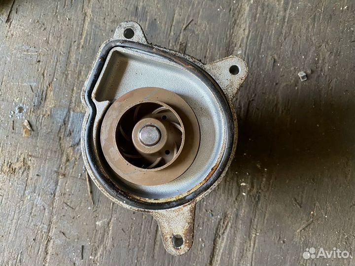 Насос водяной Volkswagen Jetta 6