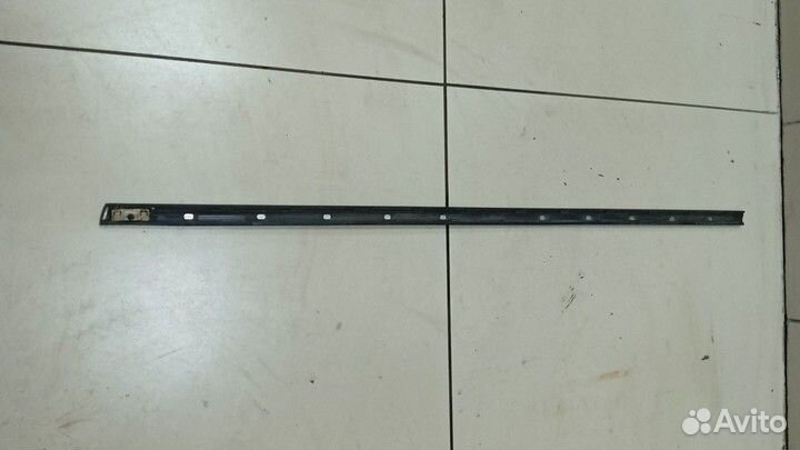 Накладка стекла переднего правого Opel Astra