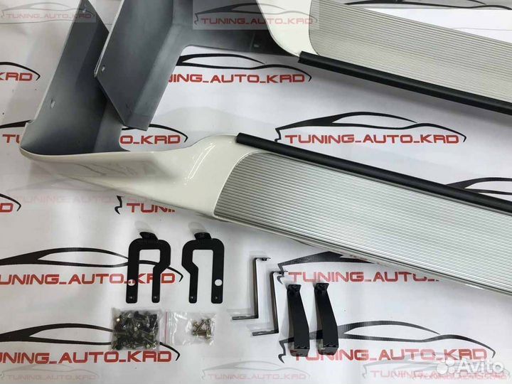 Подножки (пороги) Toyota Land Cruiser 100 K468