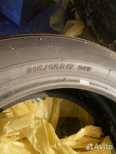 Yokohama BluEarth E70 215/55 R17 94V