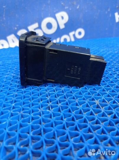 Кнопка птф Mitsubishi Colt купе 1999