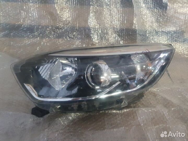 Фара передняя левая Renault Kaptur