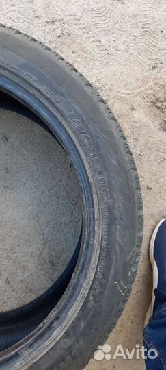 Bridgestone Blizzak VRX2 245/45 R19 98S