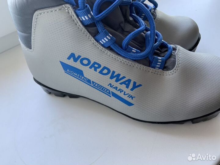 Лыжные ботинки