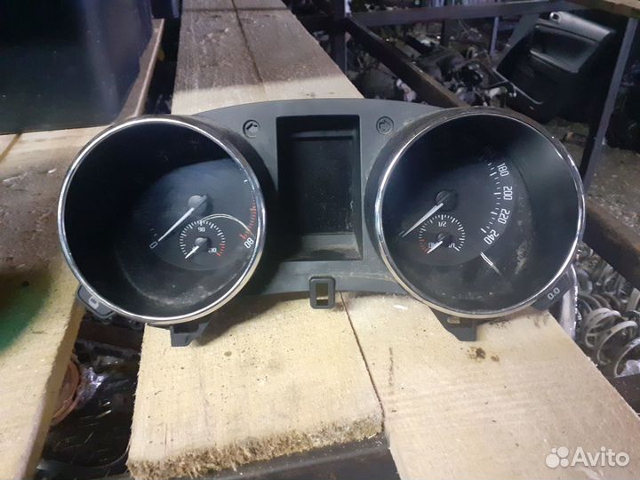 Панель приборов Skoda Yeti (Шкода Йети) 2011 г