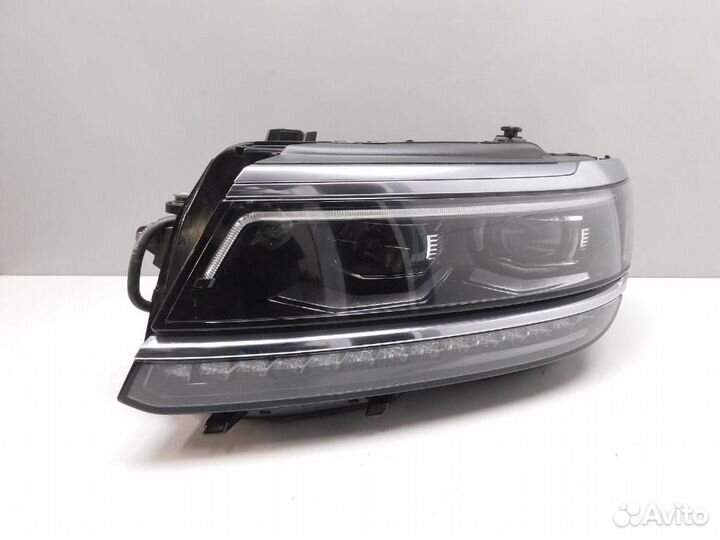 Фара левая Volkswagen Tiguan