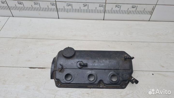 Крышка распредвала правая Mitsubishi Galant 8