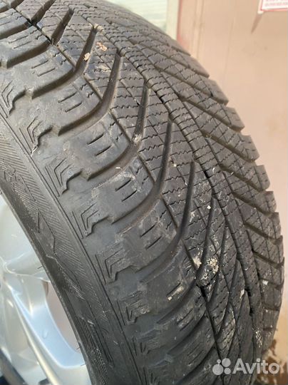 Goodyear Vector 4Seasons 5.00/5 R17